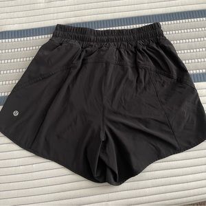 Black lululemon track that mid-rise shorts